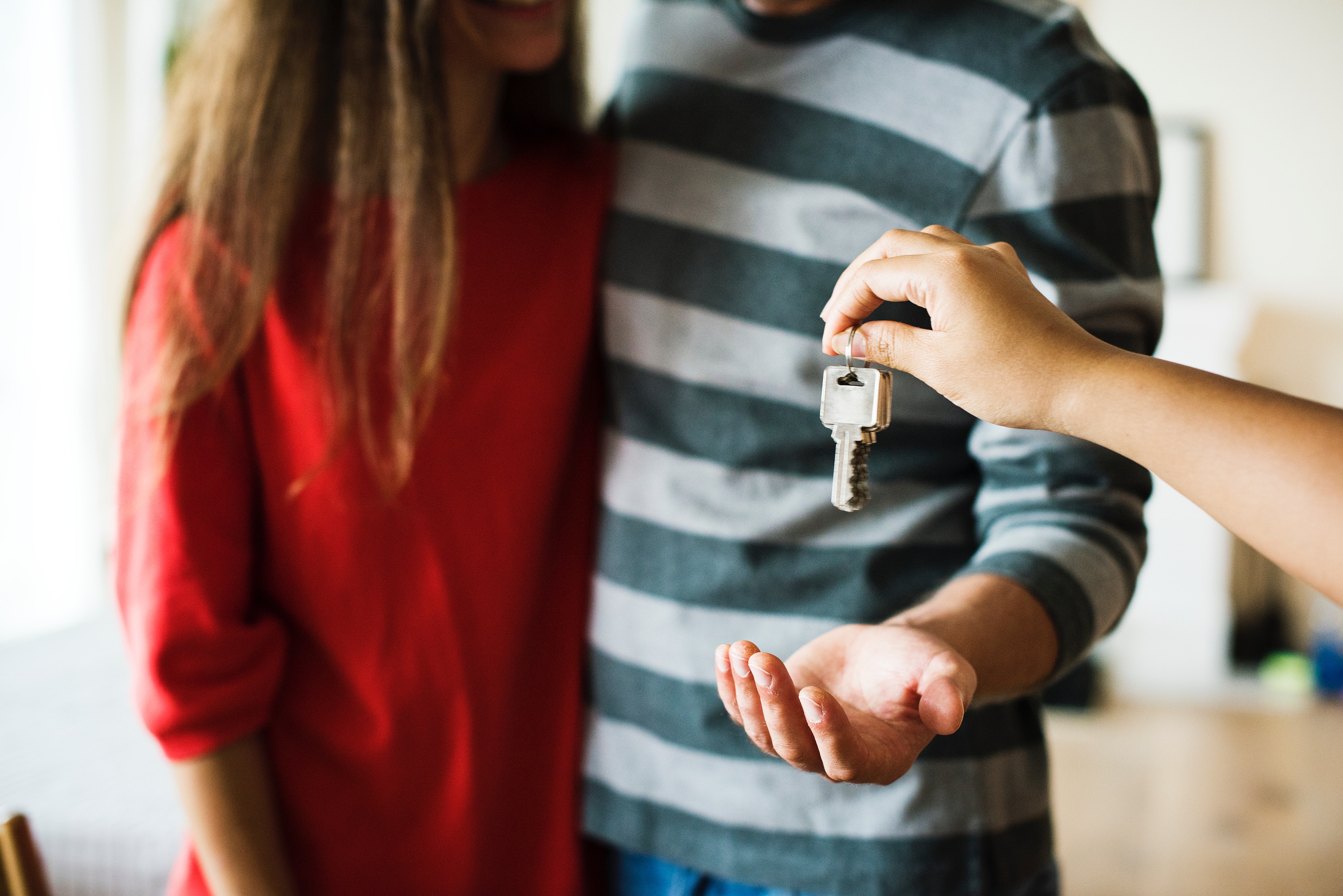 Couple_with_house_key_3